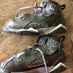 Preschool Jordan True Flight shoes